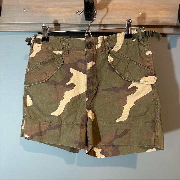 ASOS DESIGN Cargo Shorts in Camo - Picture 5 of 12